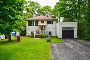 Private Beach with 4BR Cottage Victoria Harbor - Image 3