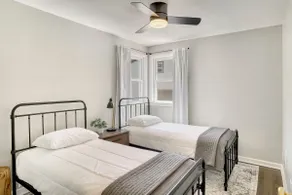 3BD Home Mins from Airport | Free Wi-Fi + Parking - Image 4