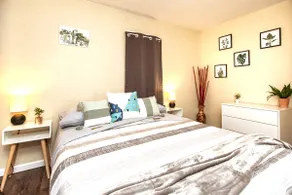 ⁂Centrally Located⁂Close to Downtown⁂Stocked Kitchen⁂ - Image 4