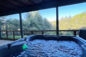Highlands Spacious Cabin w/Hot Tub,games,gym+wifi - Image 2