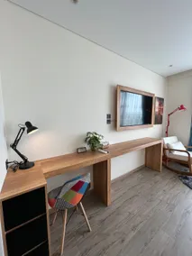 BEAR HOME CITYVIEW CORNER APARTMENT - Image 4
