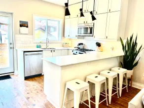Modern Rustic Laneway Entire Home w/Patio - Image 3