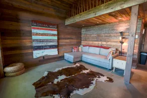 Wood Haven's Lakefront cabin with stunning views - Image 4