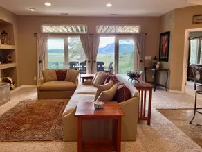 Mountain Luxury and Views Galore Near Palmer Lake - Image 2