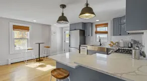 Renovated Water Haus ⎥+8 beds ⎥Historic Waterfront - Image 5