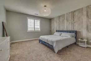 Spacious & Comfy ~ 5★ Location ~ ♛Royal Beds ~ 4BR - Image 4