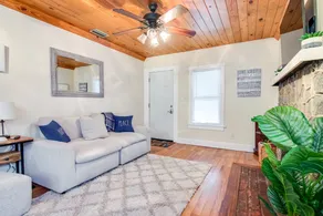 Charming Dixieland Historic Bungalow - Image 4
