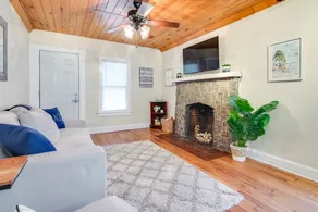 Charming Dixieland Historic Bungalow - Image 3