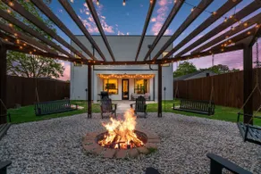Luxury Mid Century Modern★Rooftop★Near Everything! - Image 3
