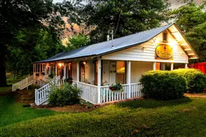 *NEW* Cottage-King Bed/Fireplace/Bikes - Image 3