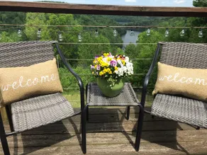 Comfy cottage with amazing lake view! - Image 3