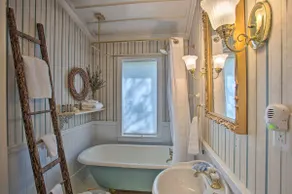 *NEW* Adorable French Country Cottage w/Free Bikes - Image 3