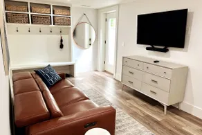 Modern Farmhouse Suite in Historic Lexington - Image 3