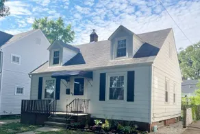 Min from Airport | Fully Remodeled | Fam Friendly! - Image 2