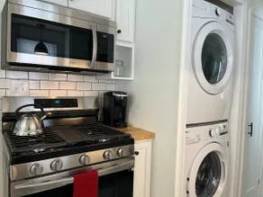 Min from Airport | Fully Remodeled | Fam Friendly! - Image 3