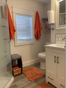 Cozy 1-bedroom house in quiet Lansing neighborhood - Image 4