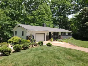 Hiker's Haven- 3 Bedroom Home, Downtown Franklin - Image 2