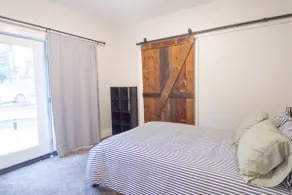 Cheerful 3-bedroom home across St. Mary's Campus. - Image 3