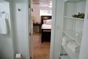 Lake House Retreat: Close to everything - Image 4