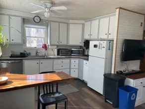 Cozy 2-BR Cottage overlooking private pond - Image 3
