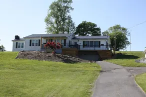 FairOaks Place Sleeps 6 King, Queen with foldout couch near Barter & Va Creeper - Image 3