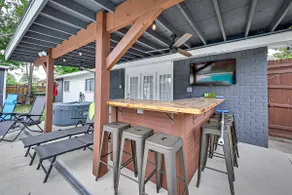Poolside Oasis 13 Beds SPA Bar Family Fun Peaceful - Image 5