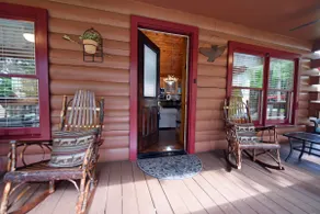 Lazy Horse Lodge - 2 King Bed Log Cabin w/ Hot Tub - Image 3