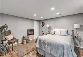 Private Hot Tub, Pool Table, Home Theatre! - Image 3