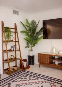 Comfy & Beautiful Modern Mojave Desert Condo - Image 3