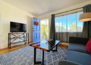 Corner Condo w/sunset views, close to downtown - Image 3