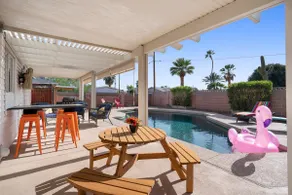 Tempe/College Ave - Pool, Putting, and 2 masters! - Image 2