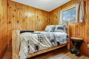 Northwoods multiple family size lake cabin. Snowmobile trail access  - Image 3