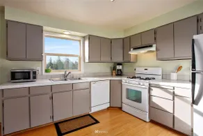 Cheerful 3- Bedroom Villa with Breathtaking Views - Image 4