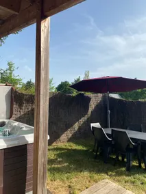 Cozy fern cottage with hot tub - Image 5