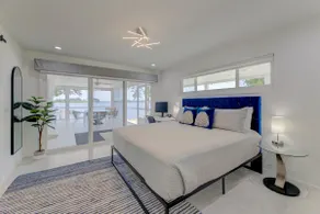 Modern Villa - Lake Views - Image 2