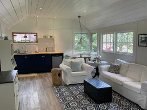 Vesuvius Bay Cottage with garden & ocean views - Image 3