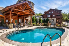 Relaxing Escape, Sleeps 6・Deck, Hot Tub, Grill - Image 4