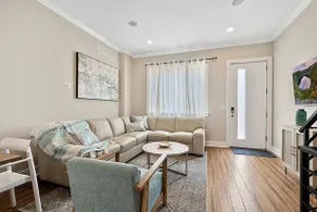 Chef's Kitchen & Primary Suite-Free Parking - Image 4