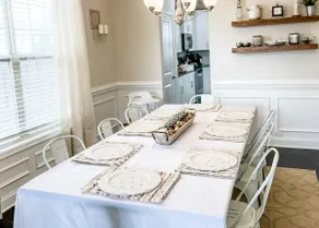 Charming 5 Bedroom Family-Friendly Spacious Home - Image 3
