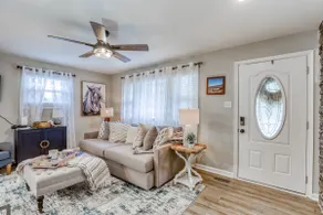Riverfront! Shenandoah River! Sleeps 4! New Hot Tub  - Image 2