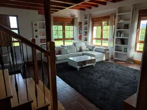 Nice house with a pool and a good location - Image 2