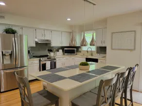 Maryland DC 4BR/3.5b Townhome + Gameroom & Grill - Image 5
