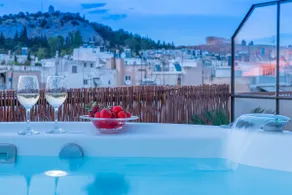 TopFloor Getaway Balcony&Hot tub+Acropolis view - Image 3
