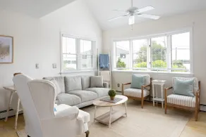 Coastal 4 Bedroom House - Steps from Beach - Image 4