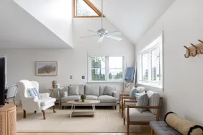 Coastal 4 Bedroom House - Steps from Beach - Image 5
