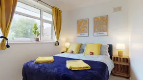 Cosy 2 Bed Apartment With Private Garden - Image 2