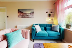 Cosy 2 Bed Apartment With Private Garden - Image 4