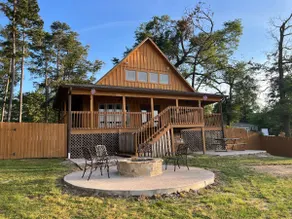 Lakefront Oasis with Private Boat Dock on Lake Palestine - Image 3