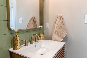 On Trend Rustic Unique and Cozy Stay - Image 2