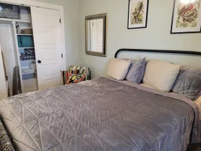 Retro Bungalow - 3 Beds/2 Baths - No Chores! - Image 5